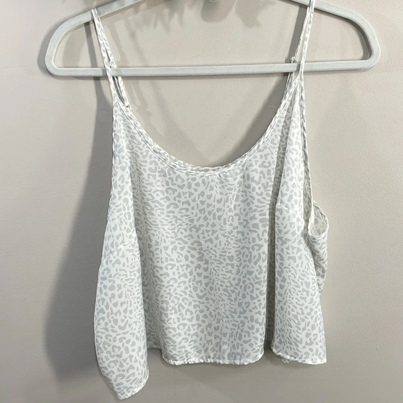 NWOT Colsie Satin Cami and Shorts Sleep Pajama Set Gray White Print XL - Picture 2 of 16